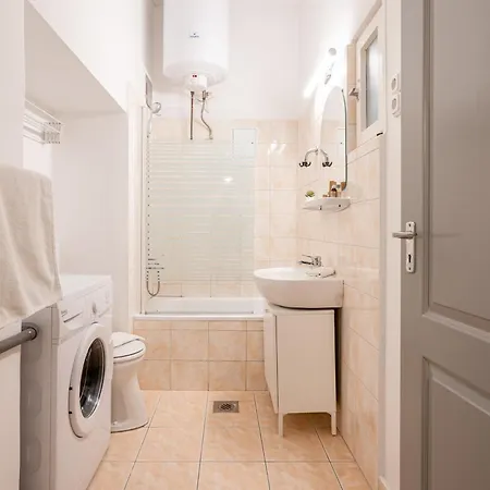 B8 - Grand Boulevard Cozy - Location By Bqa Apartment Budapest