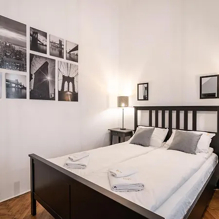 B8 - Grand Boulevard Cozy - Location By Bqa 아파트 부다페스트